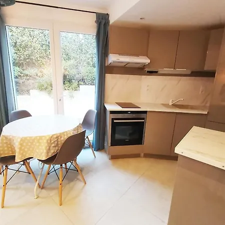T3 Air-conditioned , Quiet Garden, Parking Apartamento *