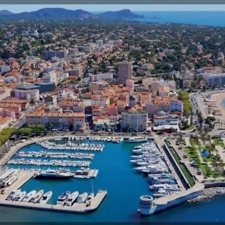 T3 Air-conditioned , Quiet Garden, Parking Saint-Raphaël
