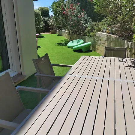 T3 Air-conditioned , Quiet Garden, Parking * Saint-Raphaël