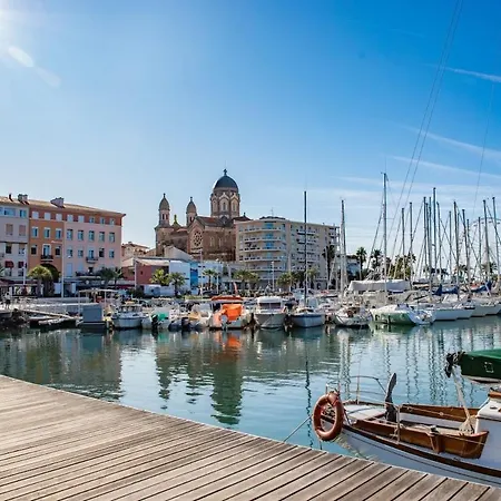 T3 Air-conditioned , Quiet Garden, Parking Apartamento Saint-Raphaël